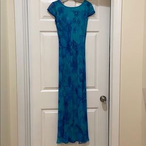 ✨Alyn Paige Dress✨